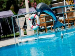 Antalya Lara World Hotel Havuz Başı Yunus Uygulaması